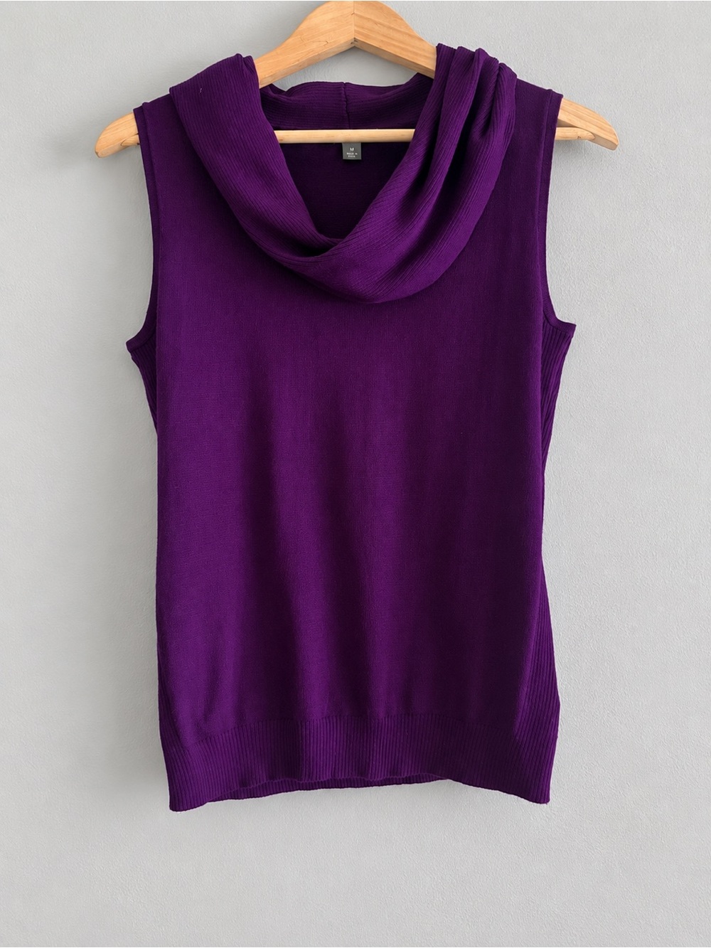 Roz & Ali Purple Cowl Neck Sleeveless Sweater Vest Women’s M Soft Rayon Blend